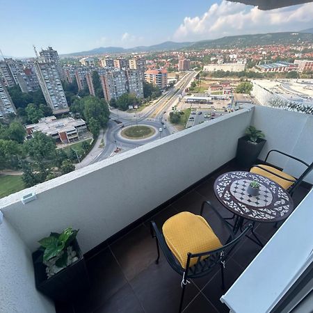 Apartmán Apartman Bonaca Ni Exteriér fotografie