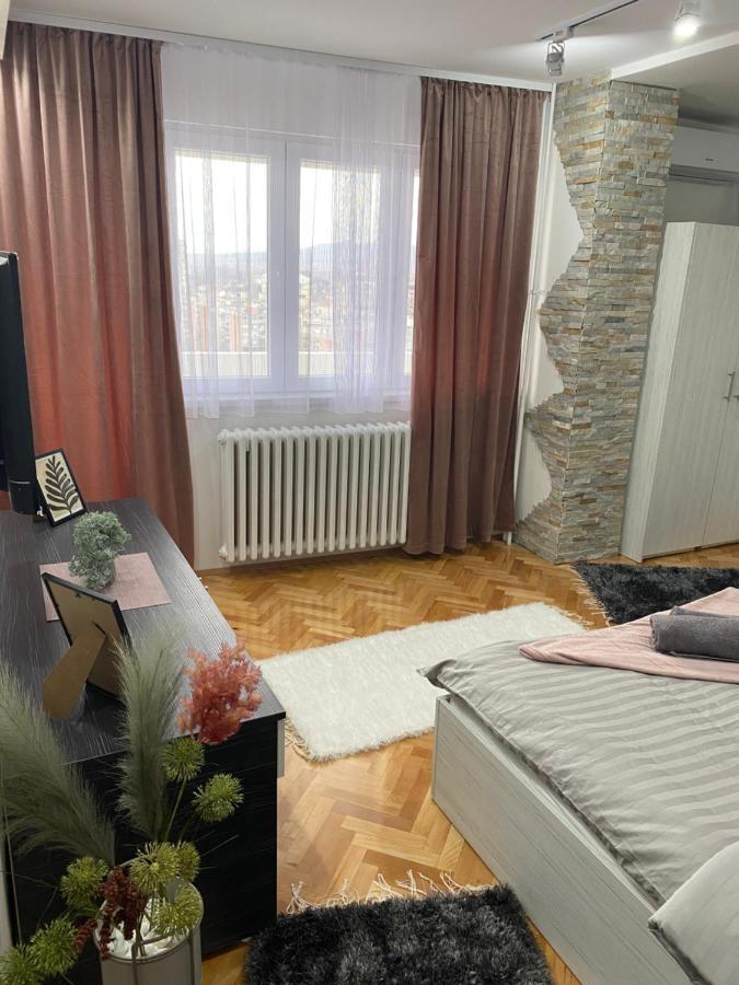 Apartmán Apartman Bonaca Ni Exteriér fotografie