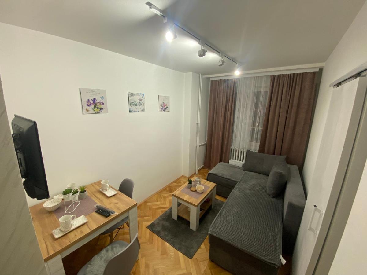 Apartmán Apartman Bonaca Ni Exteriér fotografie