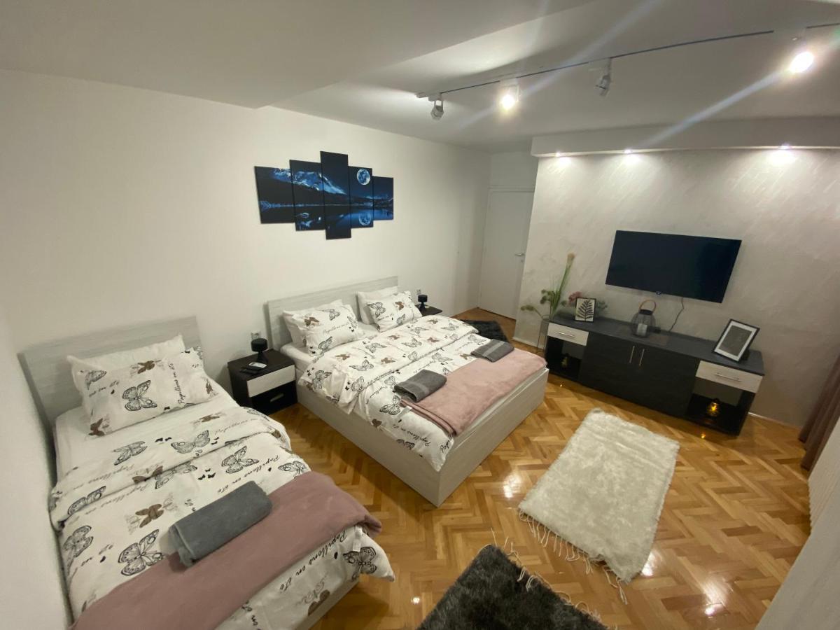 Apartmán Apartman Bonaca Ni Exteriér fotografie