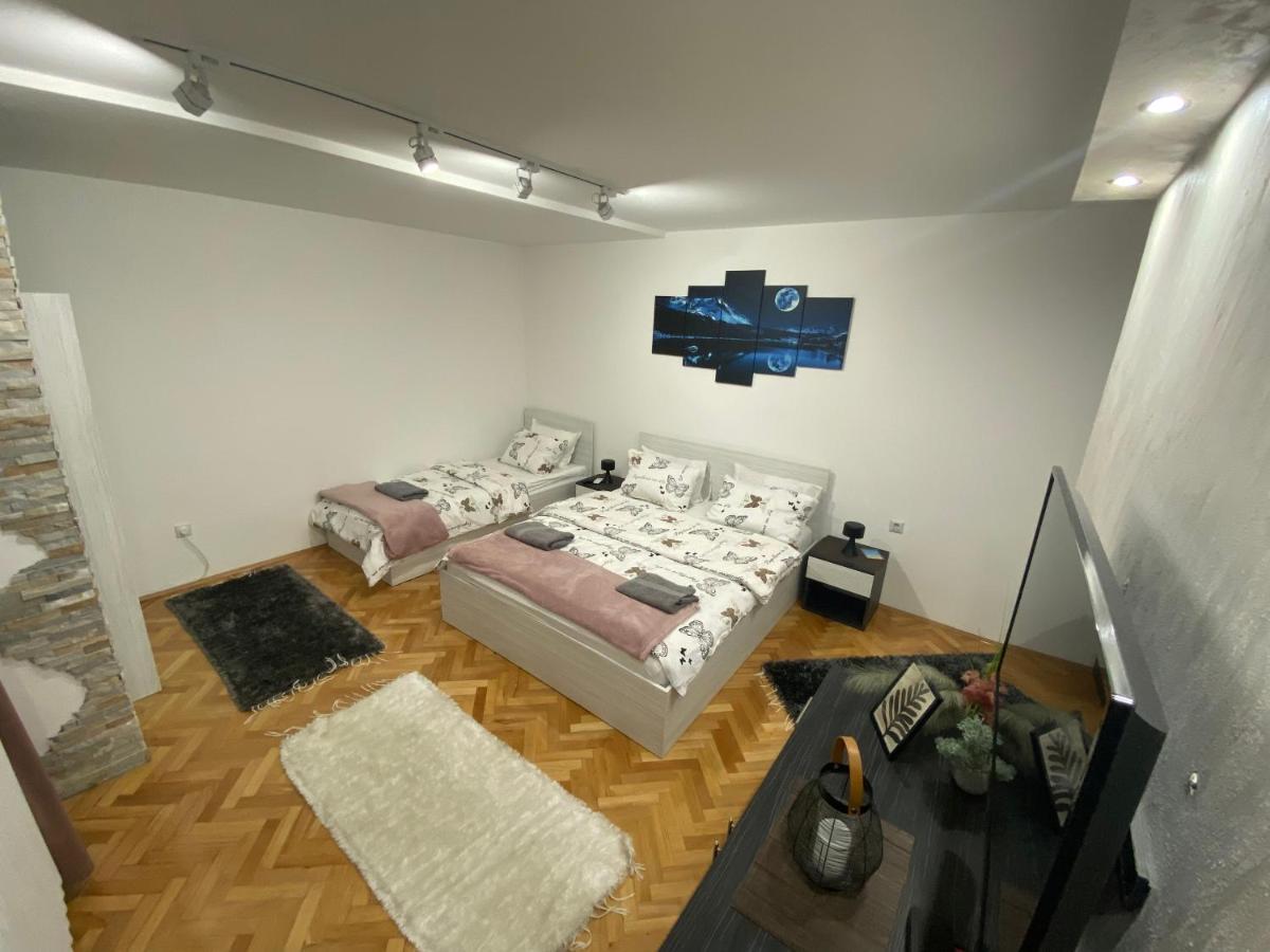 Apartmán Apartman Bonaca Ni Exteriér fotografie