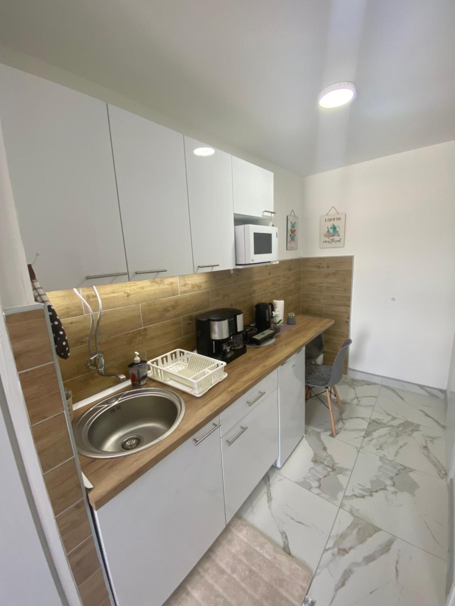 Apartmán Apartman Bonaca Ni Exteriér fotografie