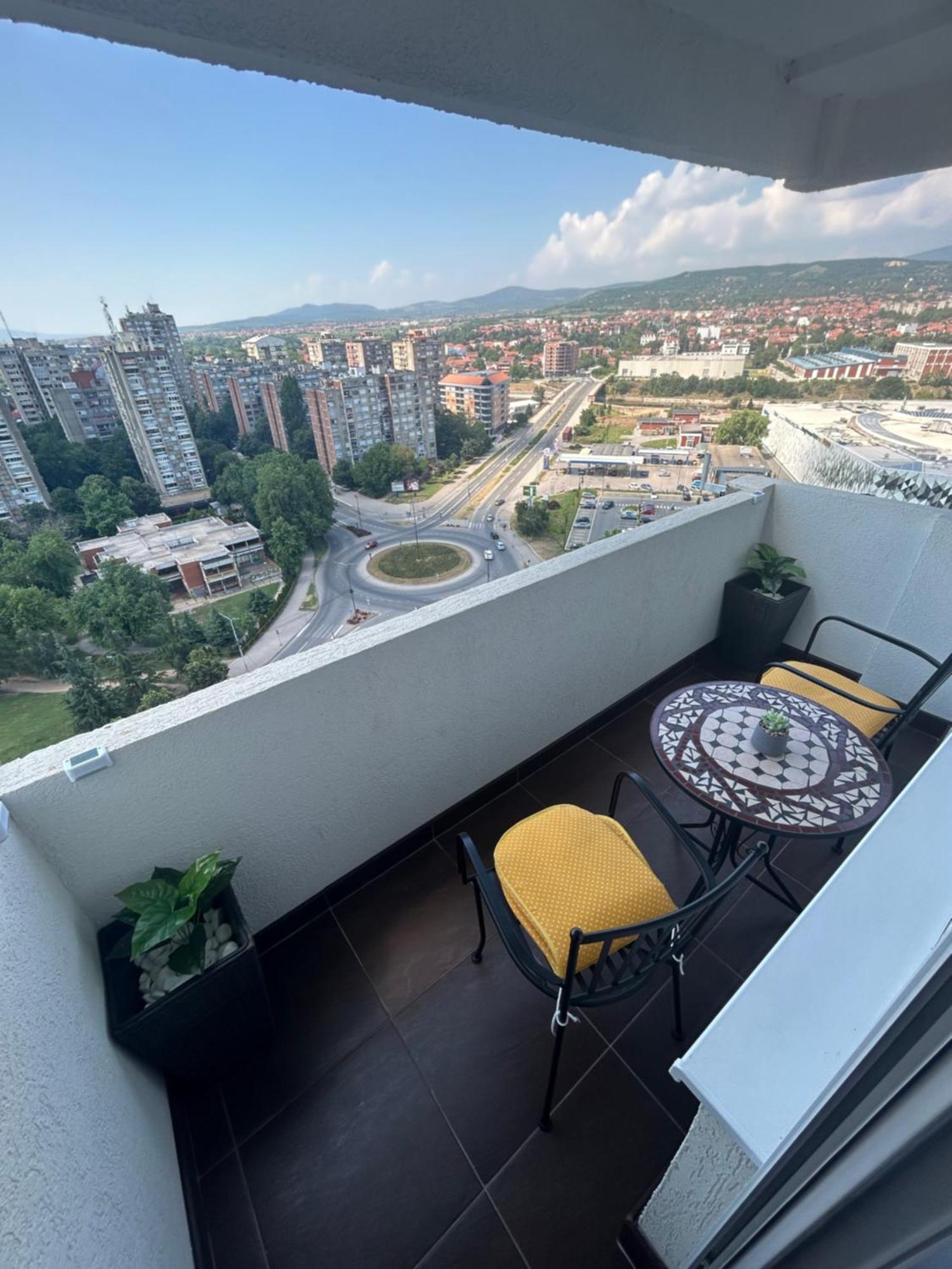 Apartmán Apartman Bonaca Ni Exteriér fotografie